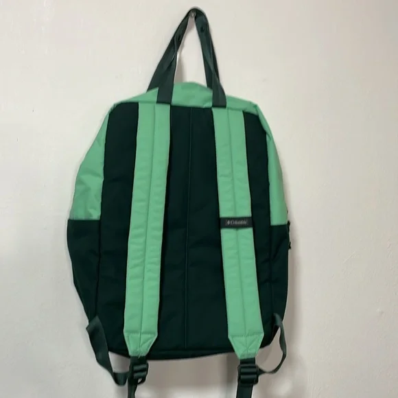 NWOT Columbia Trek Backpack - Picture 2 of 7